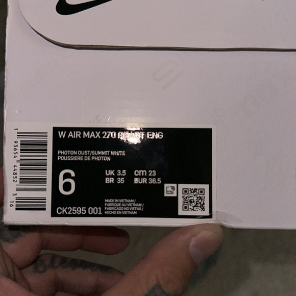 Nike women’s new shoes - Picture 5 of 6